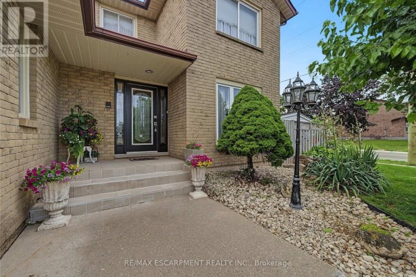 2 Cresthaven Drive, Hamilton, ON, photo 3
