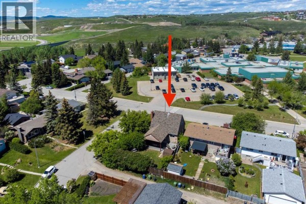 2 Crocus Crescent, Cochrane, AB, photo 3