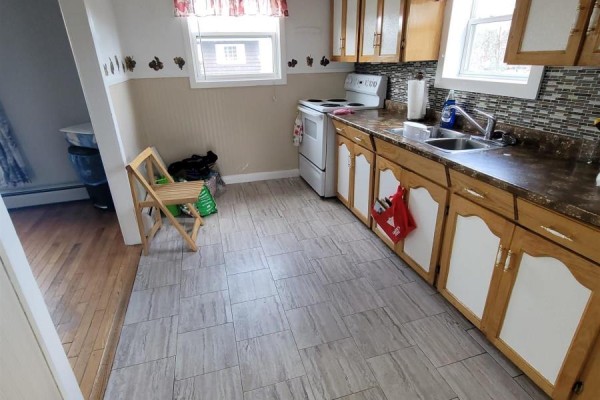 4pc Bathroom - 2 Davis Street, Glace Bay, NS B1A5G8 Photo 4