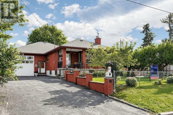 2 Dorking Crescent, Toronto, ON, photo 2