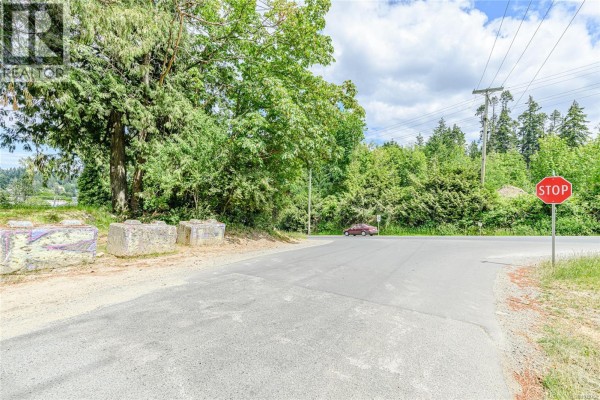 2 Drake Rd, Salt Spring, BC V8K2K8 Photo 5