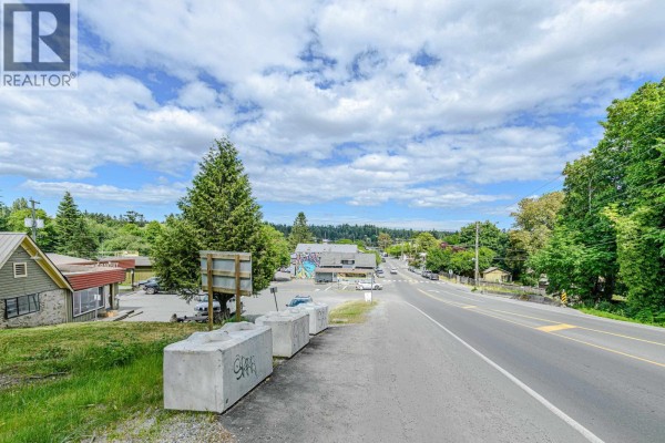 2 Drake Road, Salt Spring Island, BC V8K2K8 Photo 5