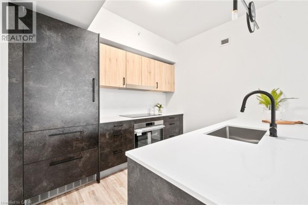 3pc Bathroom - 2 Dundas Street W Unit# 303, Belleville, ON K8P1A1 Photo 4