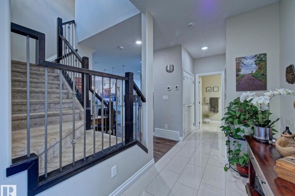 Kitchen - 2 Durrand Bn, Fort Saskatchewan, AB T8L0N2 Photo 3