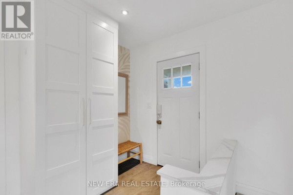Primary Bedroom - 2 Foch Avenue, Toronto, ON M8W3W8 Photo 5