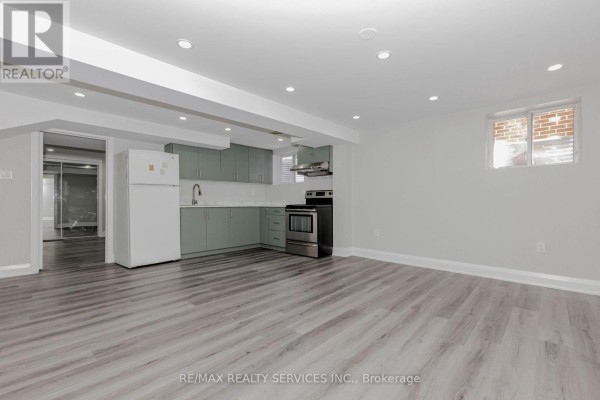 2 Gervais Drive, Brampton, ON L6Y2Z2 Photo 3