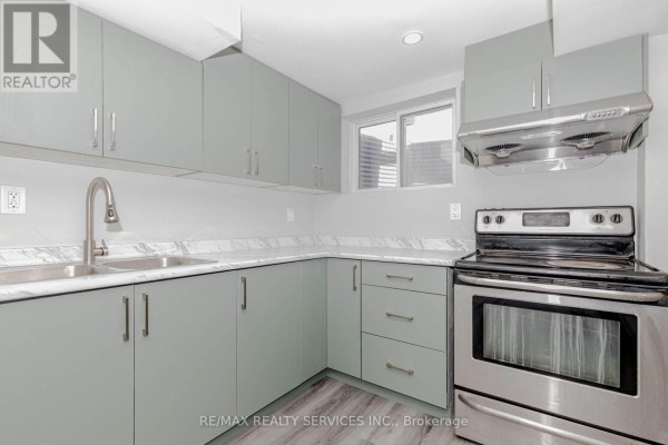 2 Gervais Drive, Brampton, ON L6Y2Z2 Photo 5