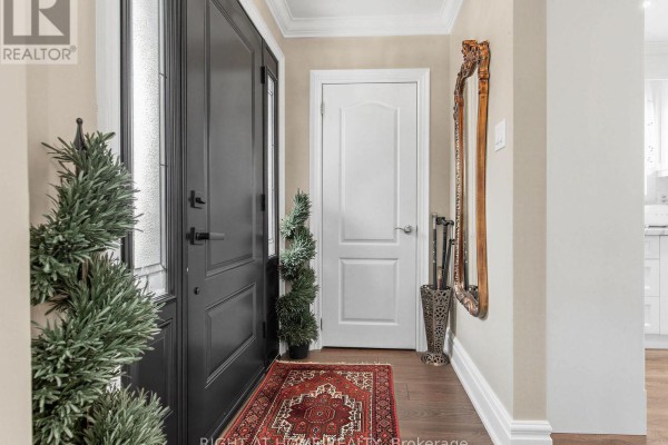 2 Grenadine Court, Toronto, ON M9L2H6 Photo 4