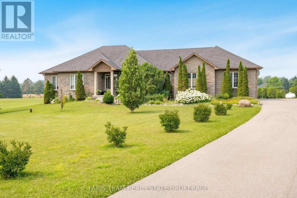 2 Harry Parker Place, Adjala Tosorontio, ON, photo 2