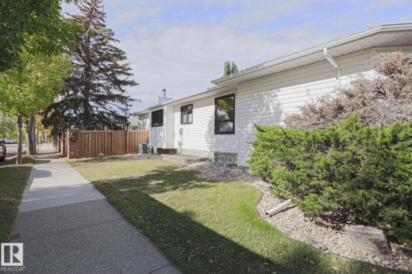 Family room - 2 Hillview Cr Ne, Sherwood Park, AB T8A4Z7 Photo 4