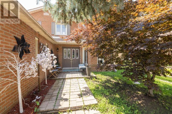 2 Hook Court, Barrie, ON, photo 3