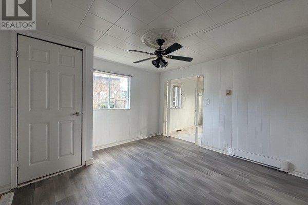 Living room - 2 International, Glace Bay, NS B1A3P7 Photo 3