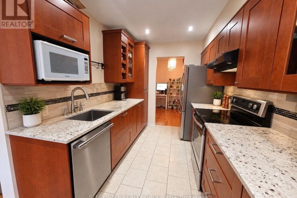 2 Jackman Terrace, Ottawa, ON K2L4E2 Photo 5
