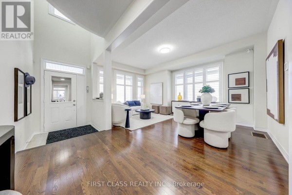 2 James Parrott Avenue, Markham, ON L6E0J9 Photo 4