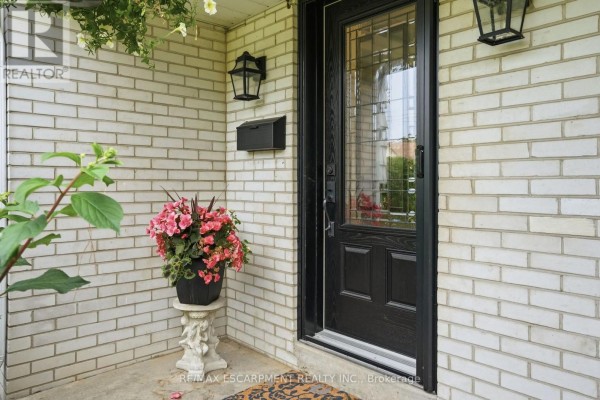 Eating area - 2 Jameson Drive, Hamilton, ON L9H5A2 Photo 4
