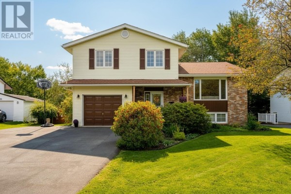 2 Joan Eleanor Drive, Dartmouth