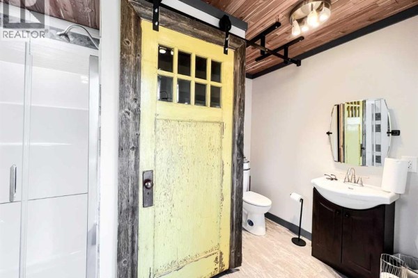 5pc Bathroom - 2 Key Cove 2nd Street, Joussard, AB T0G1J0 Photo 4