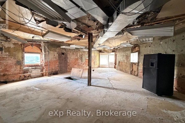 2 King Street, Quinte West, ON K8V3V7 Photo 5
