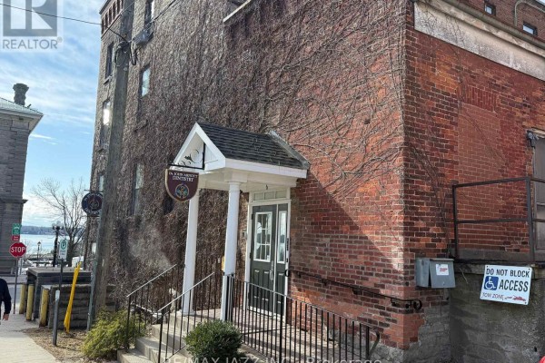 2 King Street W, Brockville, ON, photo 3