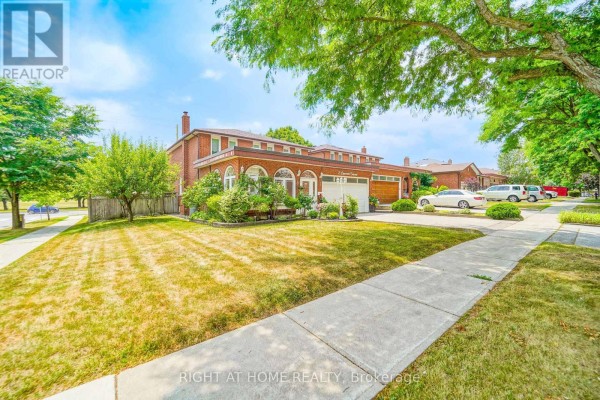 2 Lapworth Crescent, Toronto, ON, photo 3