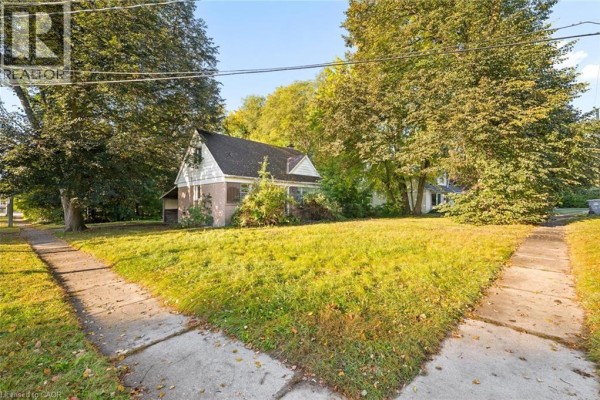 2 Lincoln Crescent, Guelph, ON, photo 3