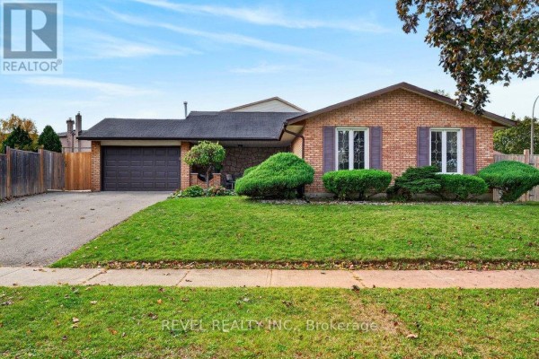 2 Loring Crescent, Hamilton
