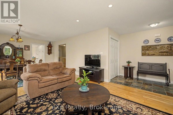 2 Mann Avenue N, Parry Sound, ON P2A2H3 Photo 5