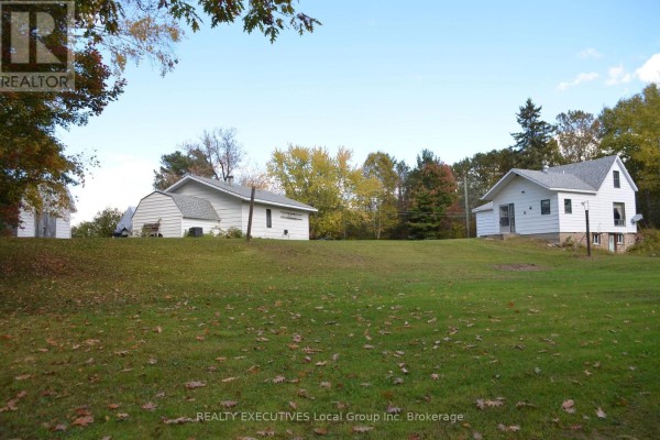 Primary Bedroom - 2 Mill Street, Sundridge, ON P0A1Z0 Photo 4