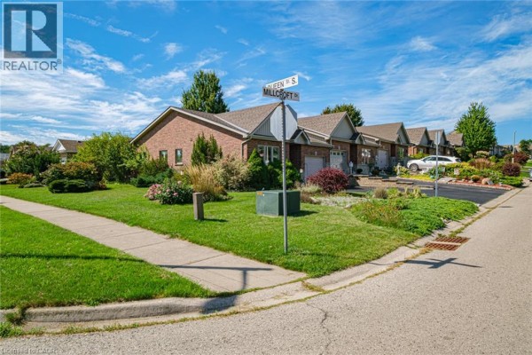 Foyer - 2 Millcroft Drive, Simcoe, ON N3Y5M9 Photo 4