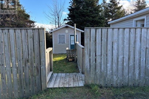 Bath (# pieces 1-6) - 2 Moreys Lane, Torbay, NL A1K1A4 Photo 3