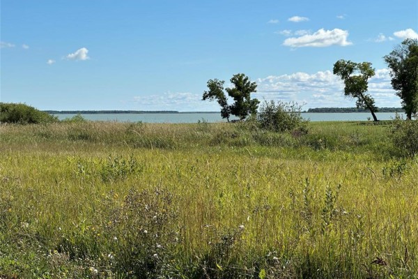 2 Night Swimming Drive, Lake Manitoba Narrows, MB R0L1S0 Photo 5