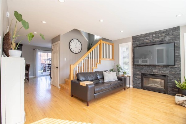 Office - 2 Northview Crescent, Steinbach, MB R5G2A7 Photo 4