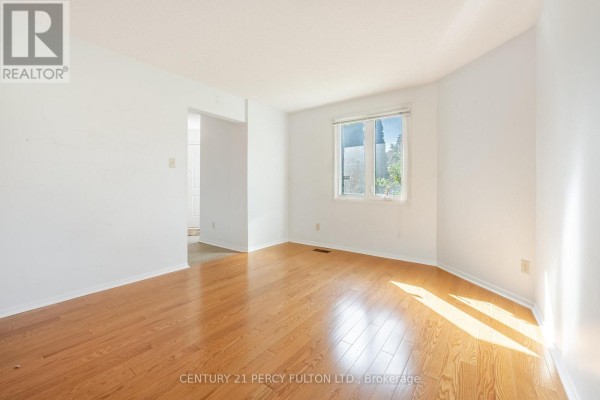 2 Pennybrook Lane, Toronto, ON, photo 3