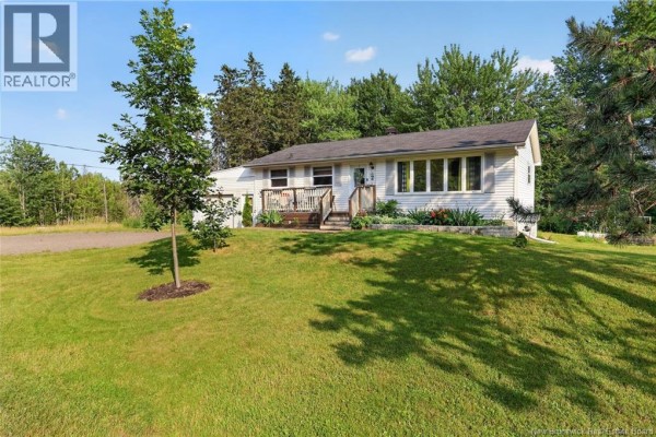 Family room - 2 Pleasantview Street, Lutes Mountain, NB E1G2S6 Photo 5