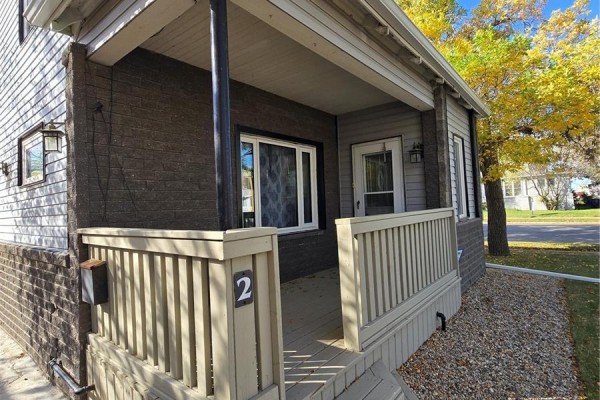 2 Prairie Avenue, Weyburn, SK, photo 3