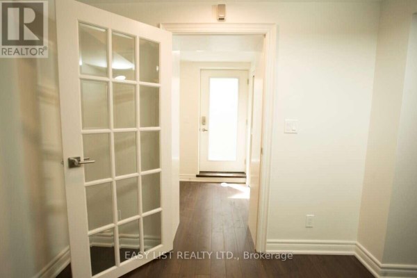Primary Bedroom - 2 Princess Anne Crescent, Toronto, ON M9A2N8 Photo 3
