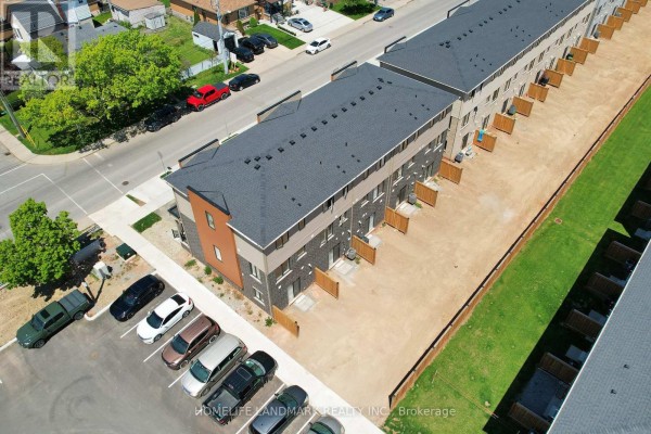 2 Reid Avenue N, Hamilton, ON, photo 2