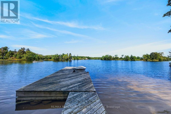 2 Robins Nest Lane, Mckellar, ON P2A0B5 Photo 5