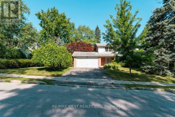 2 Robinter Drive, Toronto, ON, photo 3