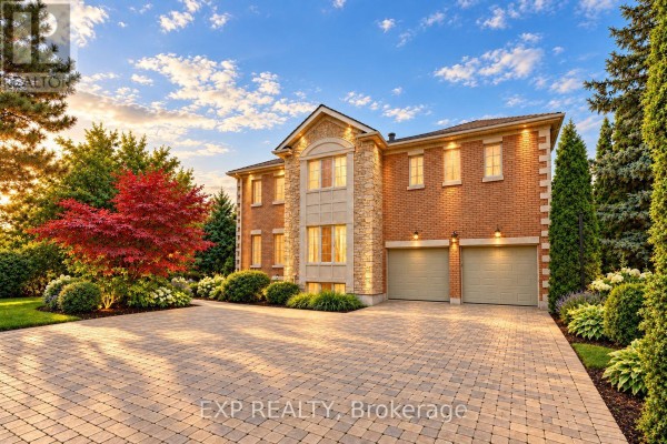 Residential for sale at 2 Shallmar Gardens, Richmond Hill, ON - MLS® iFb612