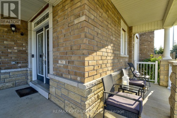 Family room - 2 Stonecrop Road, Brampton, ON L6Y2Z3 Photo 4