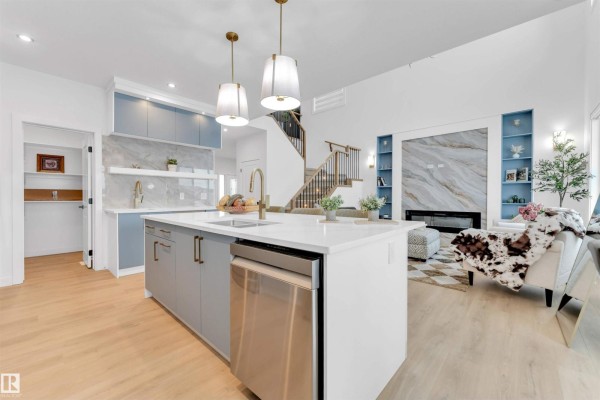Kitchen - 2 Tenuto Li, Spruce Grove, AB T7X4E2 Photo 3