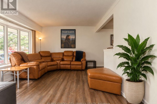 2 Treeview Place, St  Catharines, ON, photo 3