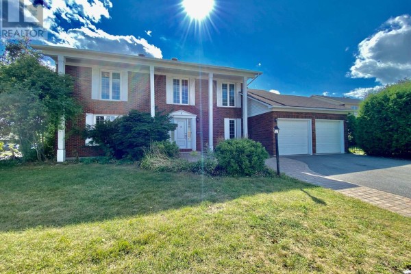 2 Tunbridge Court, Ottawa, ON K2E7J8 Photo 2
