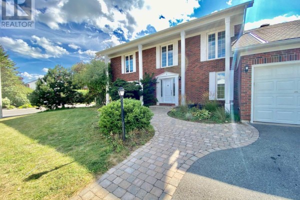 2 Tunbridge Court, Ottawa, ON K2E7J8 Photo 3