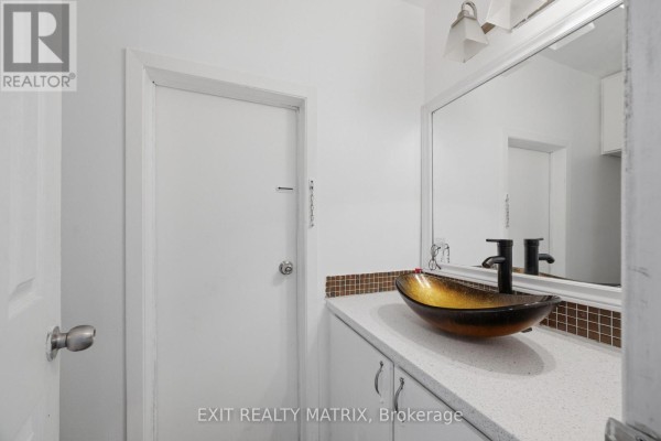 Bathroom - 2 Ventnor Way, Ottawa, ON K2J1M3 Photo 5