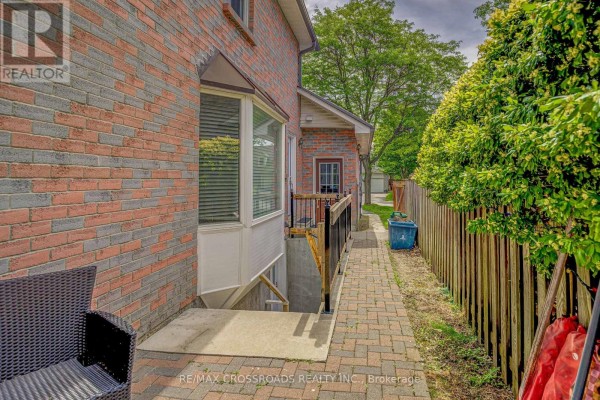 2 Viceregal Court, Whitby, ON L1N6R2 Photo 3