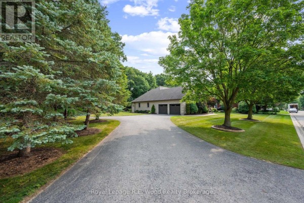 2 Whispering Pine Lane, Tillsonburg, ON N4G5V4 Photo 3