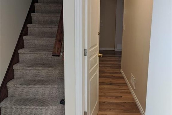 2 Whitehaven Lane, Kitchener, ON, photo 3