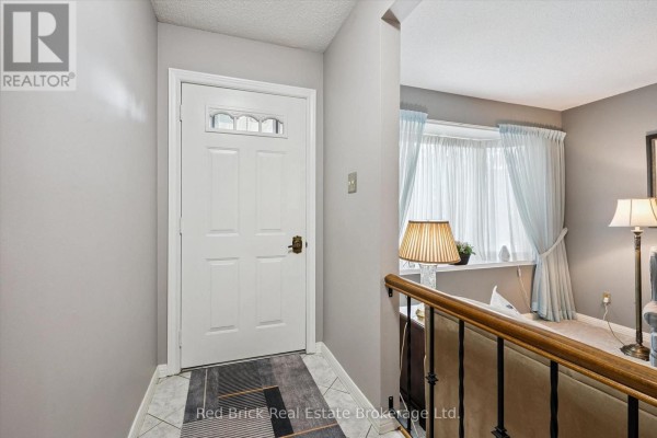 Primary Bedroom - 2 Woodborough Road, Guelph, ON N1G3K5 Photo 5
